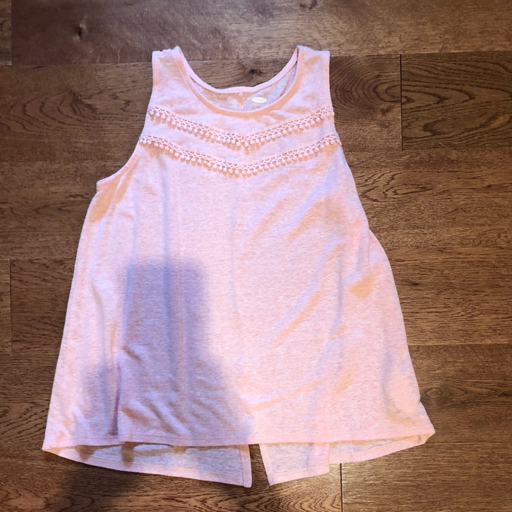 pink tank top